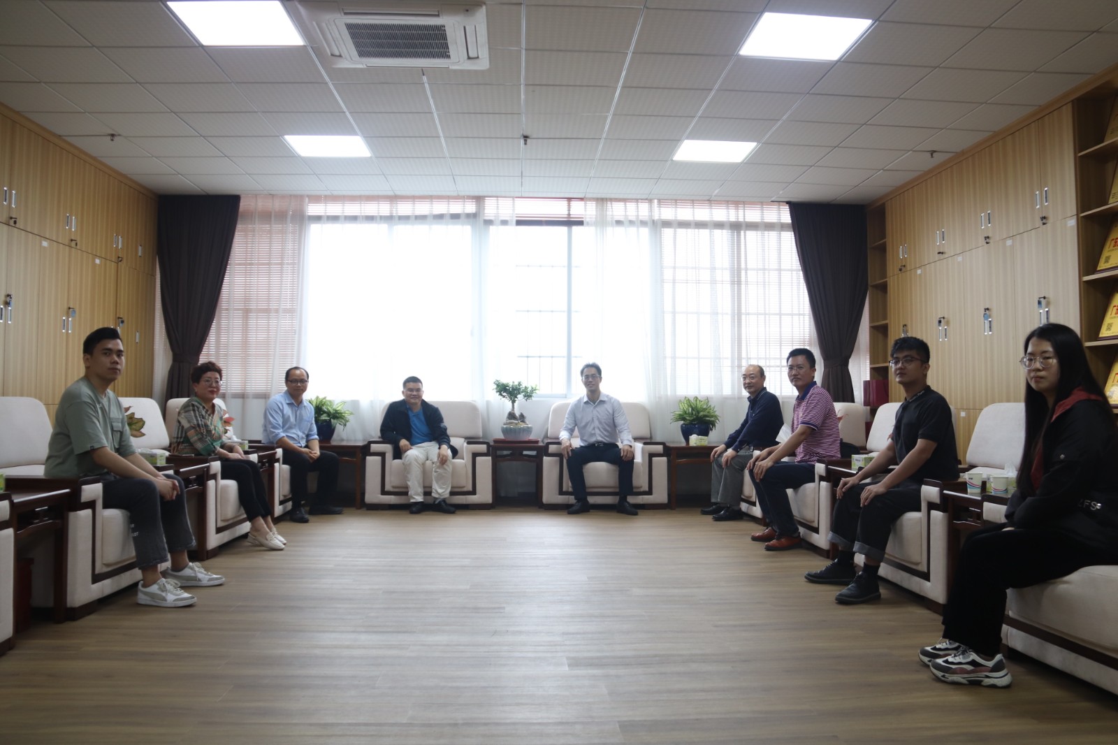 会客室照片.jpg