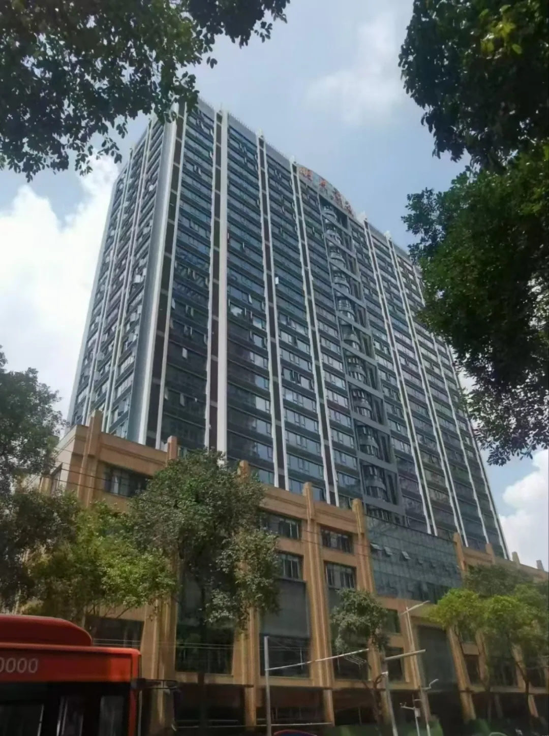 粤昊建筑承建的富都商贸大厦顺利通过竣工联合验收！